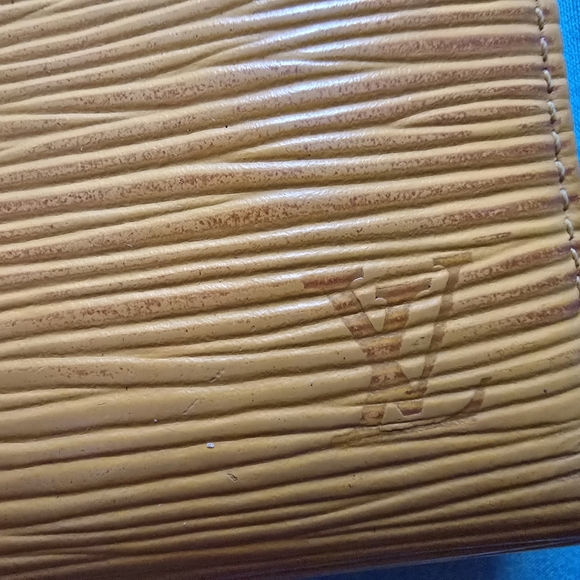 Louis Vuitton Tan Leather Wallet - Picture 2 of 13